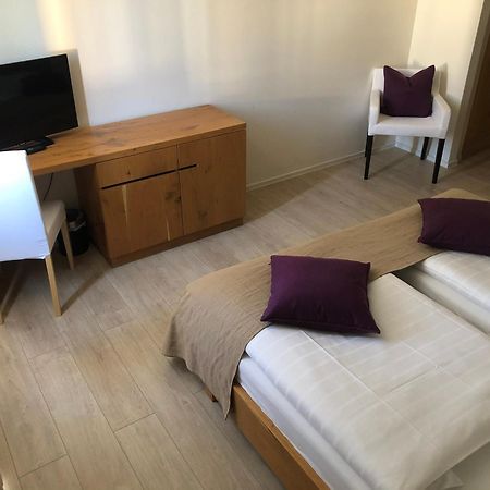 Hotel Restaurant Goldenes Ross Gollheim Номер фото