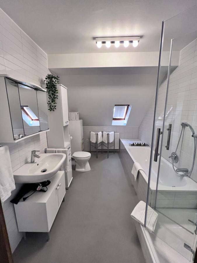 Hotel Restaurant Goldenes Ross Gollheim Экстерьер фото